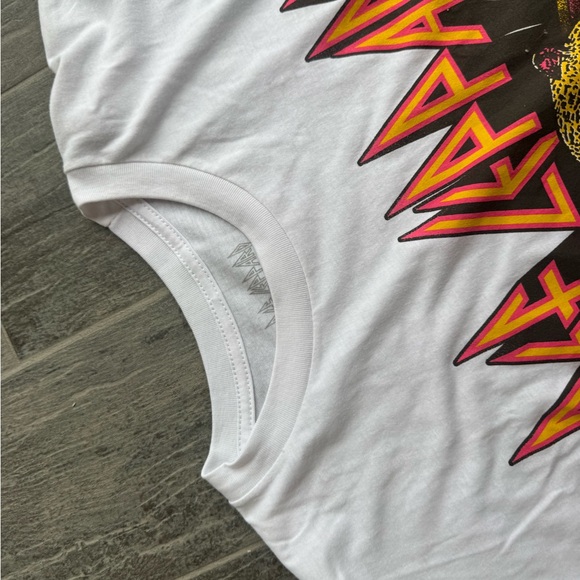 Def Leppard Women’s High and Dry White Graphic T shirt NWOT - Picture 13 of 14